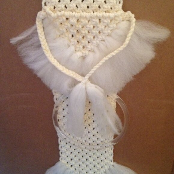 Vintage Macrame Towel Holder. Rare Find - Picture 5 of 9